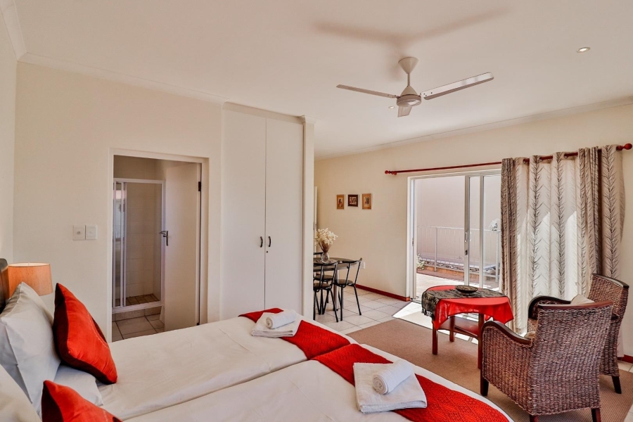 6 Bedroom Property for Sale in De Kelders Western Cape